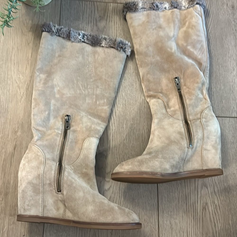 SUEDE JOHNSTON AND MURPHY FAUX FUR LINED TALL WEDGE BOOT LIGHT TAN SIZE 8.5 EEUC - Picture 7 of 9